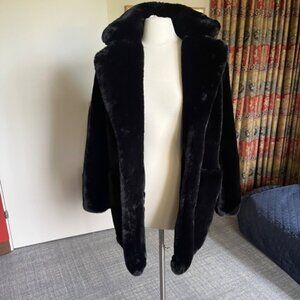 Apparis Coat - Short Steffi